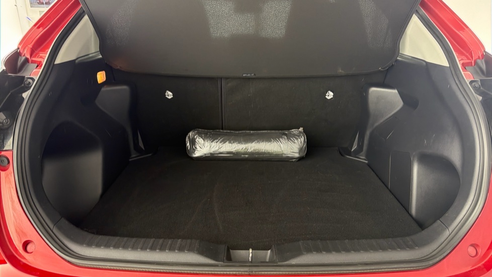 Toyota Yaris Cross 1.5 Hybrid Icon 5dr CVT Hybrid Estate - Image 13
