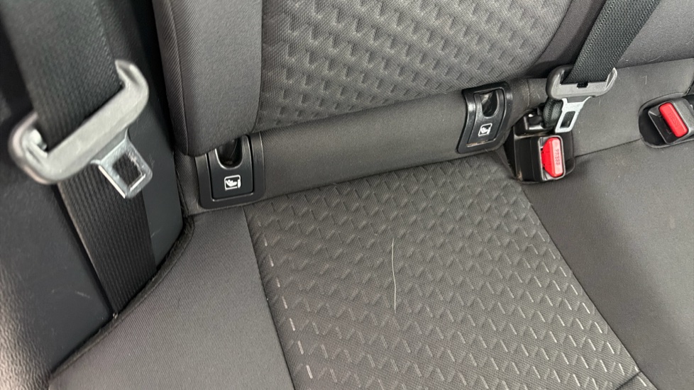 Toyota Yaris Cross 1.5 Hybrid Icon 5dr CVT Hybrid Estate - Image 14
