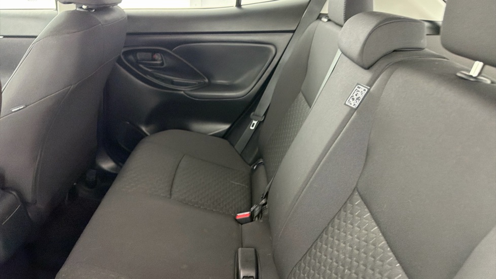 Toyota Yaris Cross 1.5 Hybrid Icon 5dr CVT Hybrid Estate - Image 15
