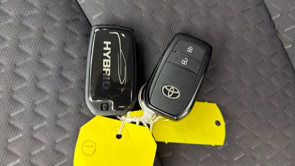 Toyota Yaris Cross 1.5 Hybrid Icon 5dr CVT Hybrid Estate - Image 28