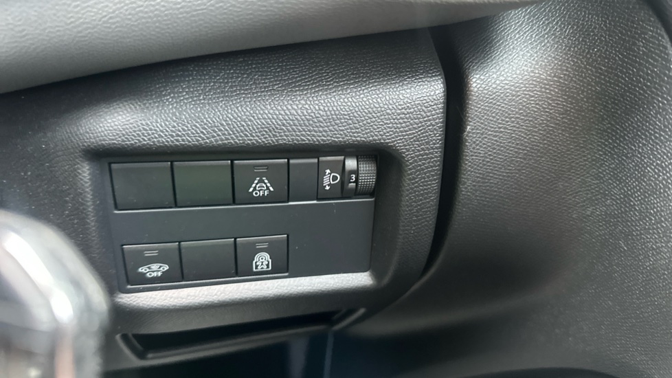 Citroen C5 Aircross 1.6 PureTech 180 Flair 5dr EAT8 Petrol Hatchback - Image 41