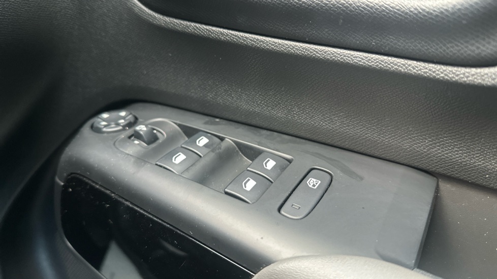 Citroen C5 Aircross 1.6 PureTech 180 Flair 5dr EAT8 Petrol Hatchback - Image 42