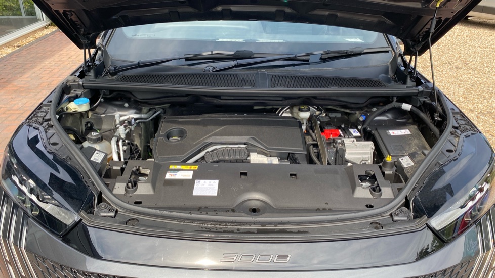 Peugeot 3008 1.2 Hybrid 136 GT 5dr e-DSC6 Petrol Estate - Image 8