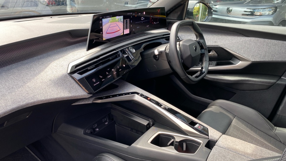 Peugeot 3008 1.2 Hybrid 136 GT 5dr e-DSC6 Petrol Estate - Image 9