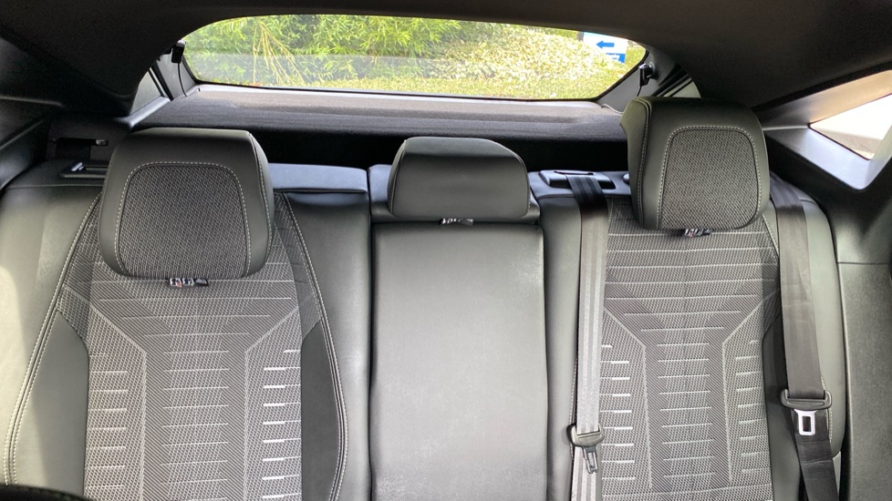 Peugeot 3008 1.2 Hybrid 136 GT 5dr e-DSC6 Petrol Estate - Image 15