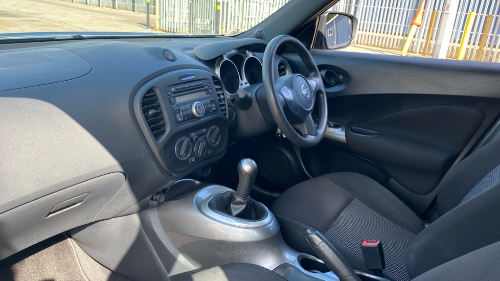 Nissan Juke 1.6 [94] Visia 5dr Petrol Hatchback - Image 9