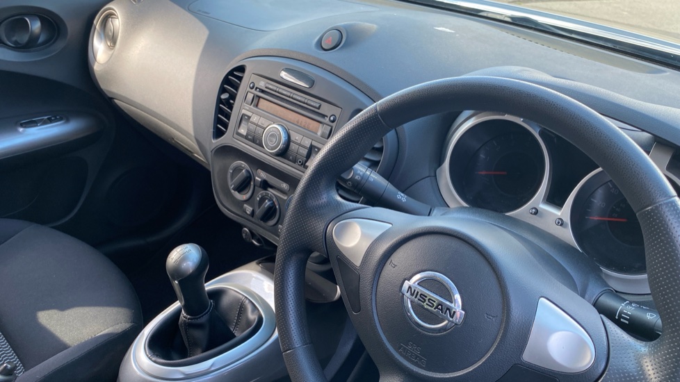 Nissan Juke 1.6 [94] Visia 5dr Petrol Hatchback - Image 14