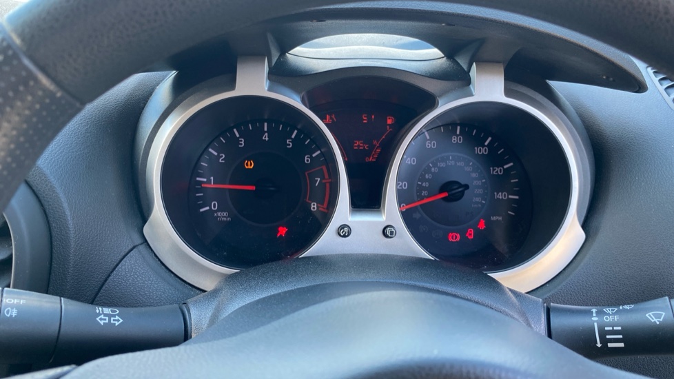 Nissan Juke 1.6 [94] Visia 5dr Petrol Hatchback - Image 18