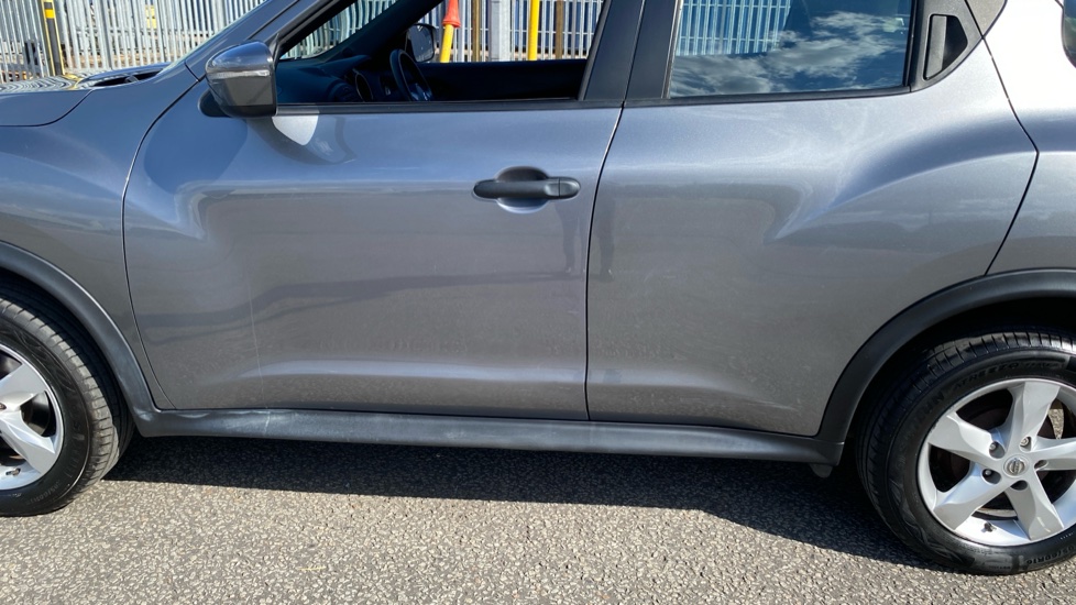 Nissan Juke 1.6 [94] Visia 5dr Petrol Hatchback - Image 26