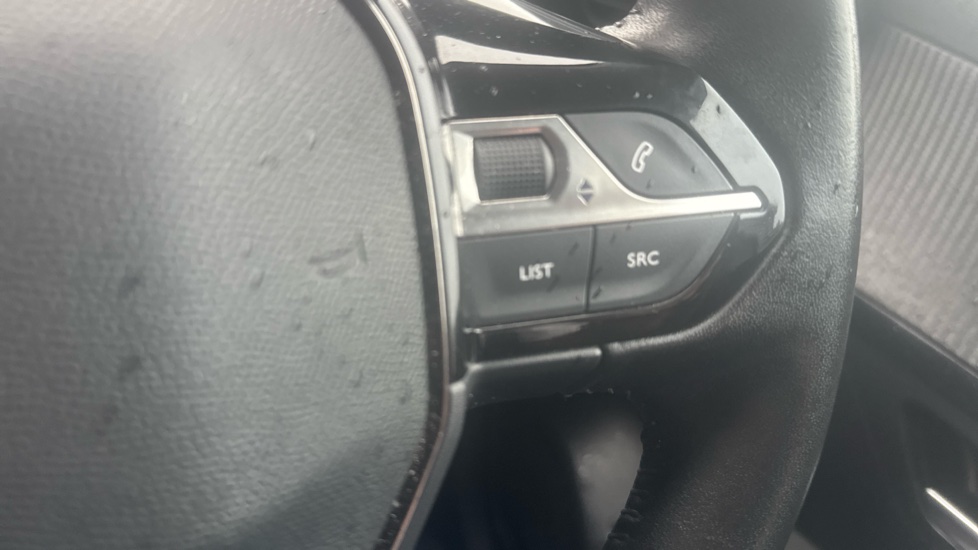 Peugeot 208 1.2 PureTech 100 Active 5dr Petrol Hatchback - Image 22