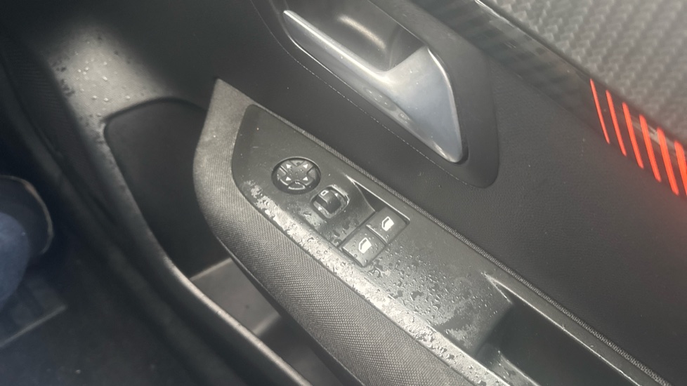 Peugeot 208 1.2 PureTech 100 Active 5dr Petrol Hatchback - Image 25