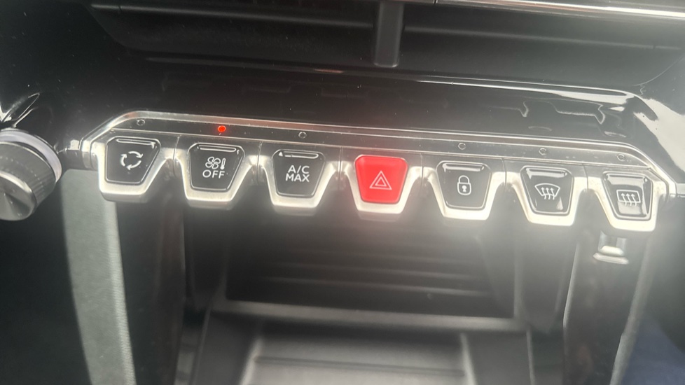 Peugeot 208 1.2 PureTech 100 Active 5dr Petrol Hatchback - Image 27