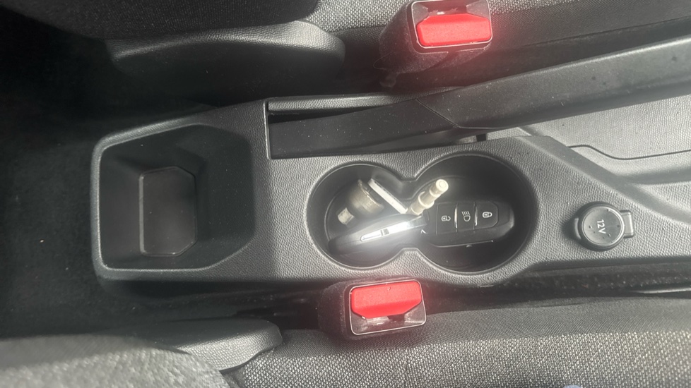 Peugeot 208 1.2 PureTech 100 Active 5dr Petrol Hatchback - Image 29