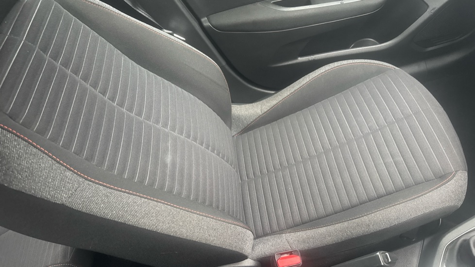 Peugeot 208 1.2 PureTech 100 Active 5dr Petrol Hatchback - Image 30