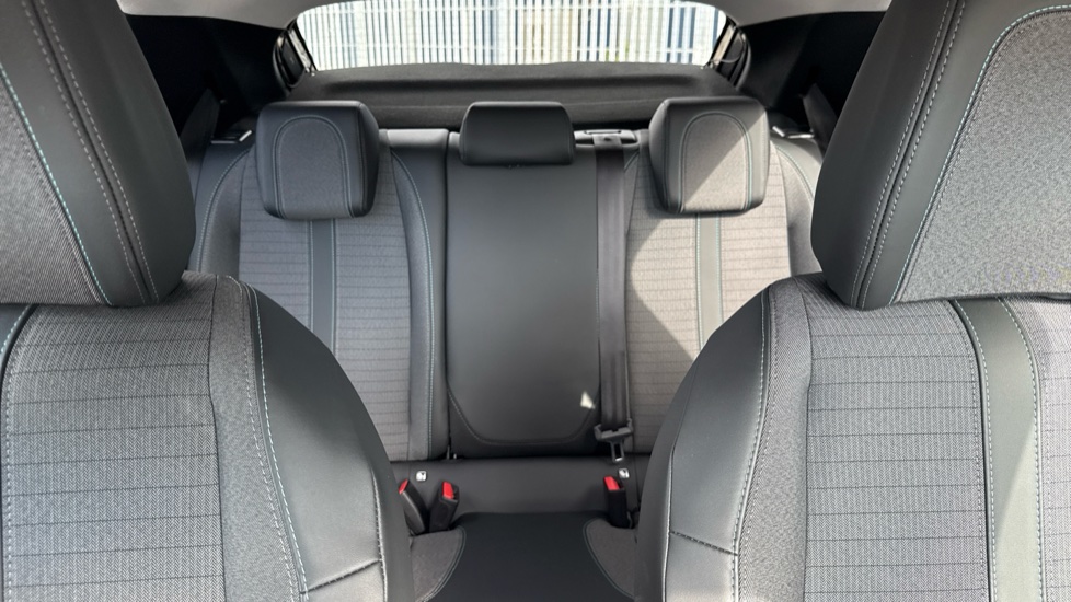 Peugeot 208 1.2 PureTech 100 Allure 5dr Petrol Hatchback - Image 15