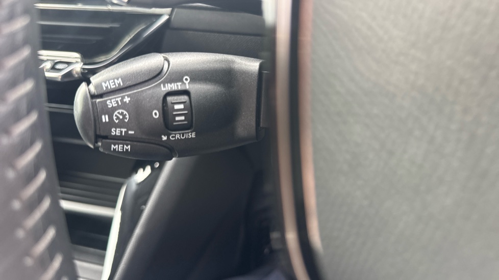 Peugeot 208 1.2 PureTech 100 Active Premium 5dr EAT8 Petrol Hatchback - Image 26