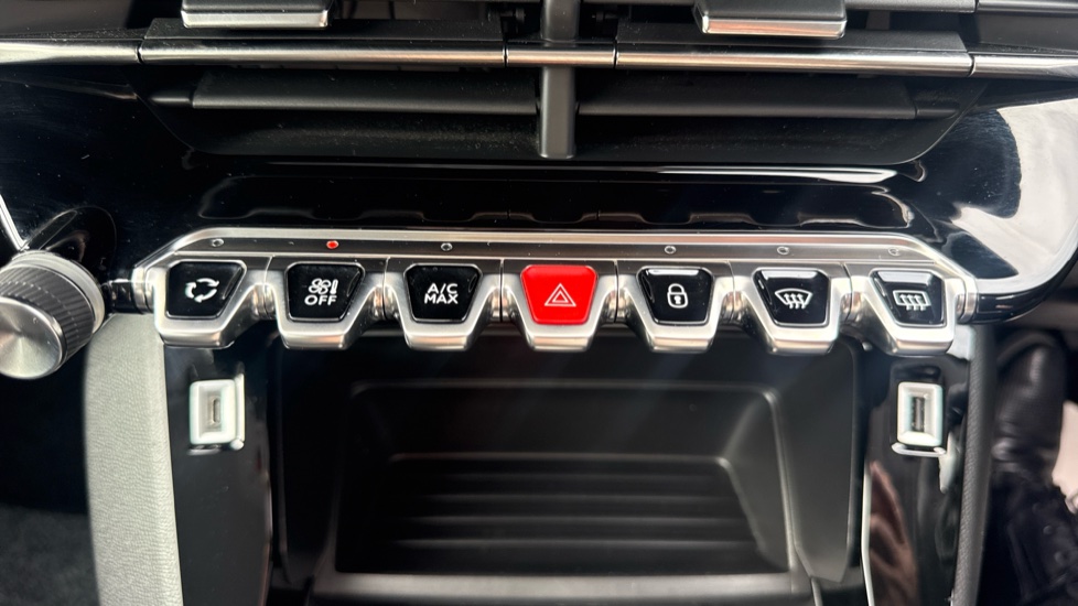 Peugeot 208 1.2 PureTech 100 Active Premium 5dr EAT8 Petrol Hatchback - Image 33