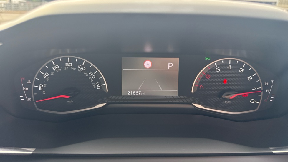 Peugeot 208 1.2 PureTech 100 Active Premium 5dr EAT8 Petrol Hatchback - Image 39