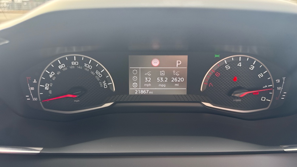 Peugeot 208 1.2 PureTech 100 Active Premium 5dr EAT8 Petrol Hatchback - Image 40