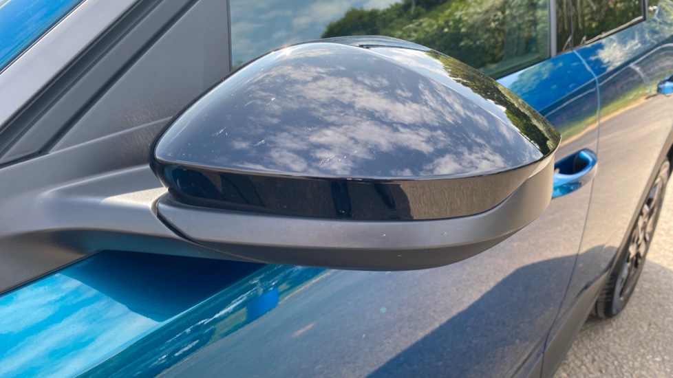 Peugeot 3008 1.2 Hybrid 136 Allure 5dr e-DSC6 Petrol Estate - Image 25
