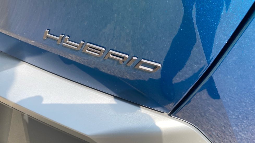Peugeot 3008 1.2 Hybrid 136 Allure 5dr e-DSC6 Petrol Estate - Image 33