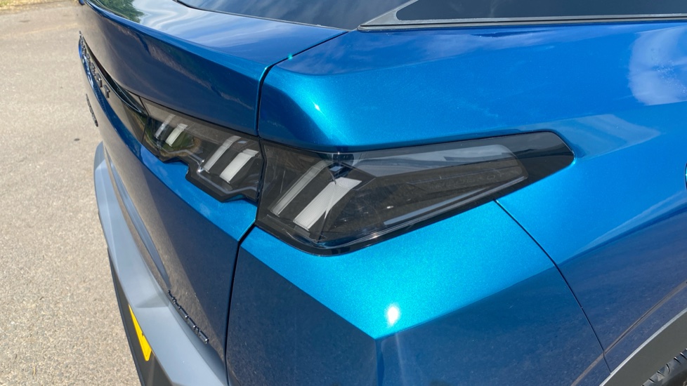 Peugeot 3008 1.2 Hybrid 136 Allure 5dr e-DSC6 Petrol Estate - Image 34