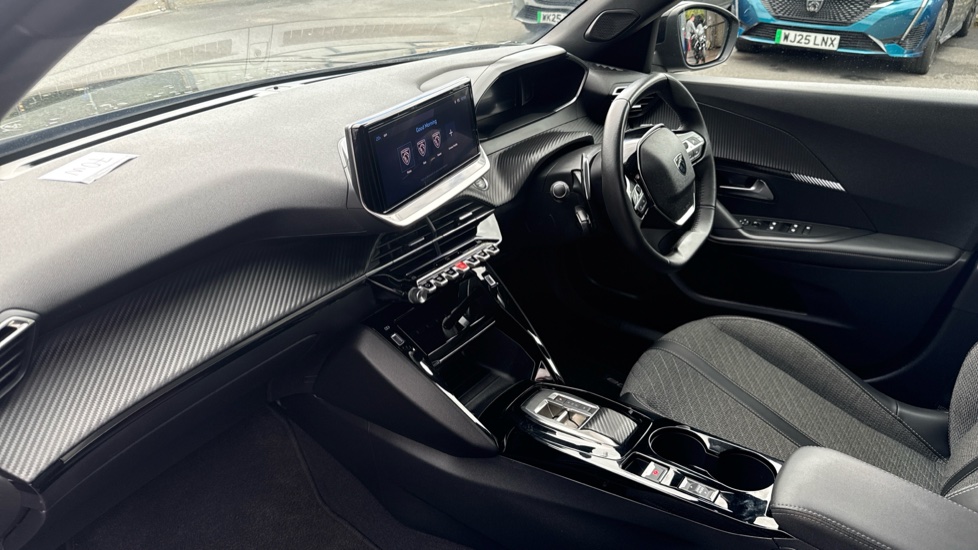 Peugeot 2008 1.2 PureTech 130 Allure 5dr EAT8 Petrol Estate - Image 9