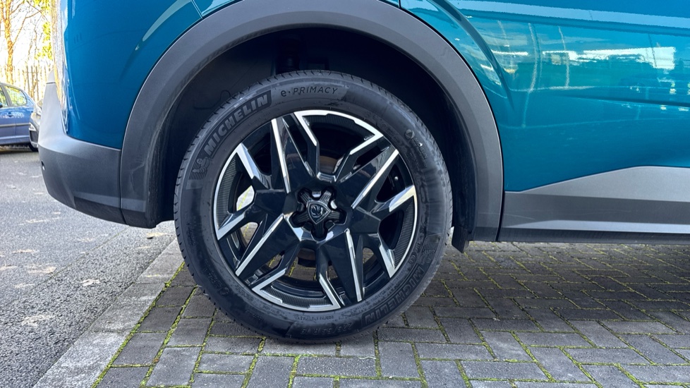 Peugeot 3008 1.2 Hybrid 136 Allure 5dr e-DSC6 Petrol Estate - Image 7