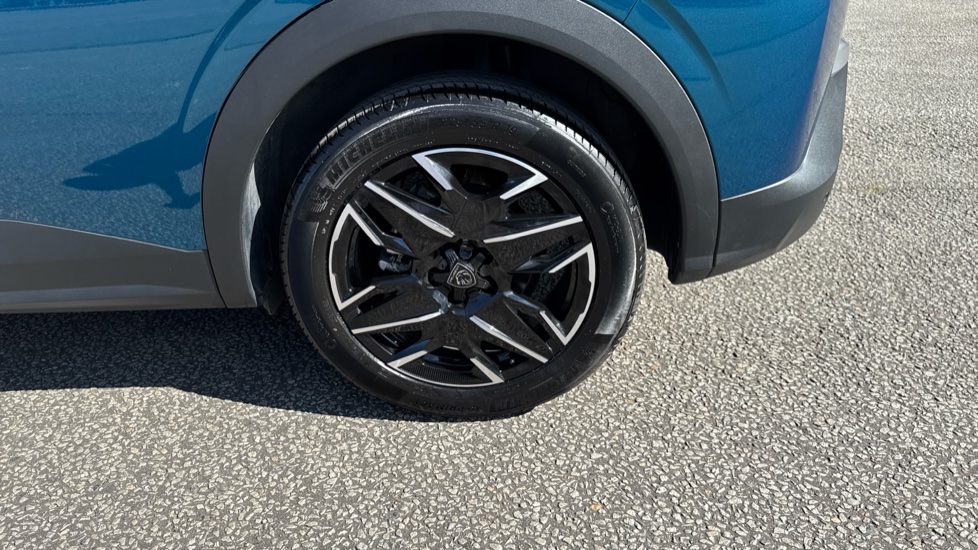 Peugeot 3008 1.2 Hybrid 136 GT 5dr e-DSC6 Petrol Estate - Image 39