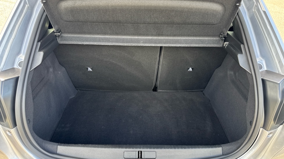 Peugeot 208 1.2 PureTech 100 Allure 5dr Petrol Hatchback - Image 4