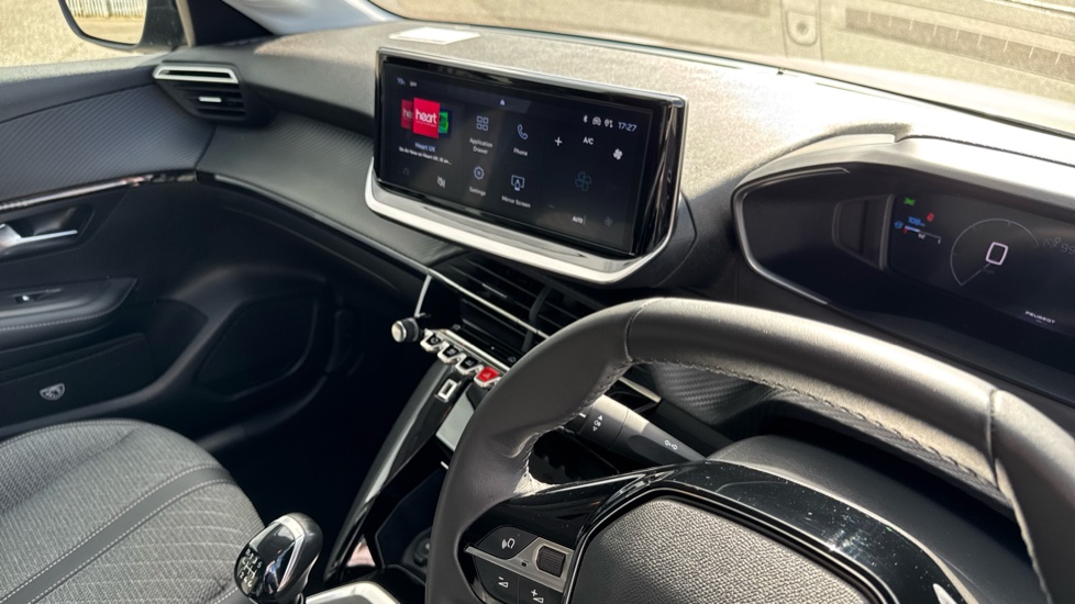 Peugeot 208 1.2 PureTech 100 Allure 5dr Petrol Hatchback - Image 14