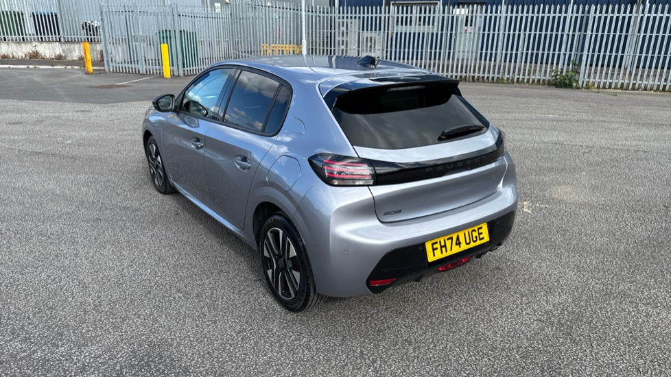Peugeot 208 1.2 PureTech 100 Allure 5dr Petrol Hatchback - Image 29