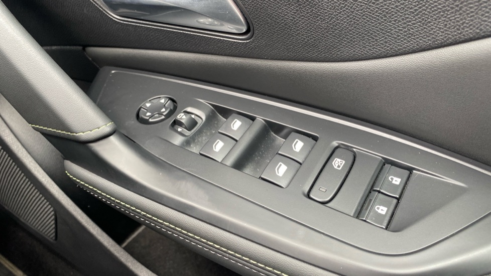 Peugeot 308 1.2 PureTech GT 5dr EAT8 Petrol Estate - Image 29