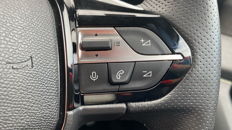 Peugeot 308 1.2 PureTech GT 5dr EAT8 Petrol Estate - Image 31