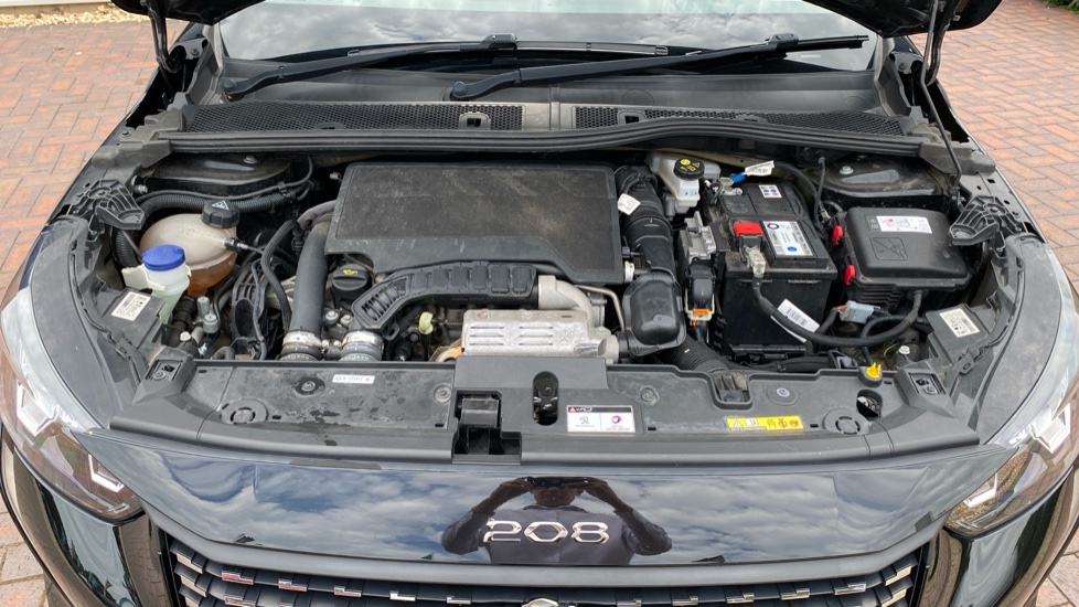 Peugeot 208 1.2 PureTech 100 Allure Premium 5dr Petrol Hatchback - Image 8