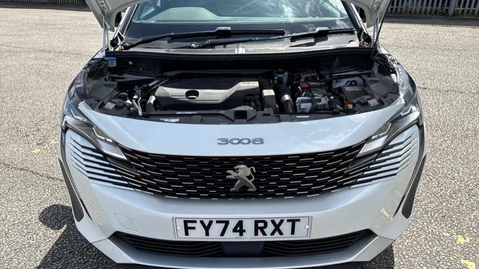 Peugeot 3008 1.6 Hybrid 180 Allure 5dr e-EAT8 Estate - Image 8
