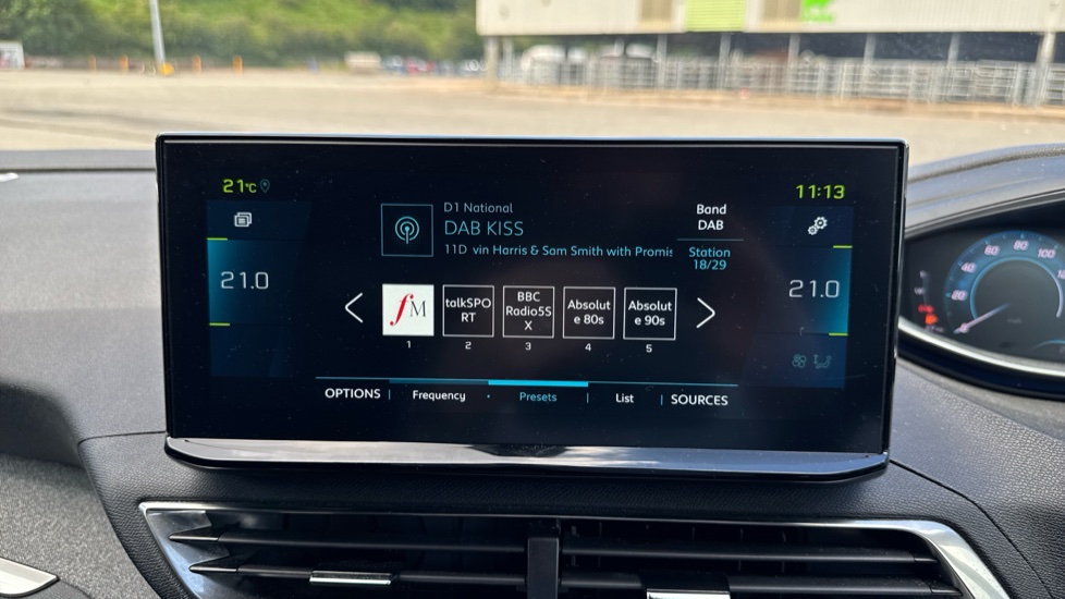 Peugeot 3008 1.6 Hybrid 180 Allure 5dr e-EAT8 Estate - Image 22