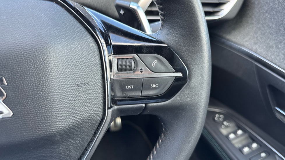 Peugeot 3008 1.6 Hybrid 180 Allure 5dr e-EAT8 Estate - Image 31