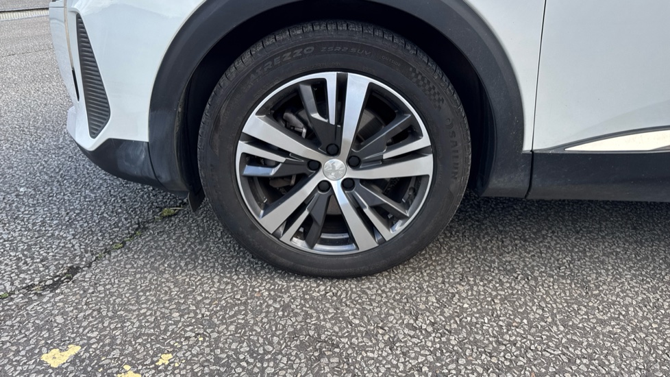 Peugeot 3008 1.6 Hybrid 180 Allure 5dr e-EAT8 Estate - Image 37