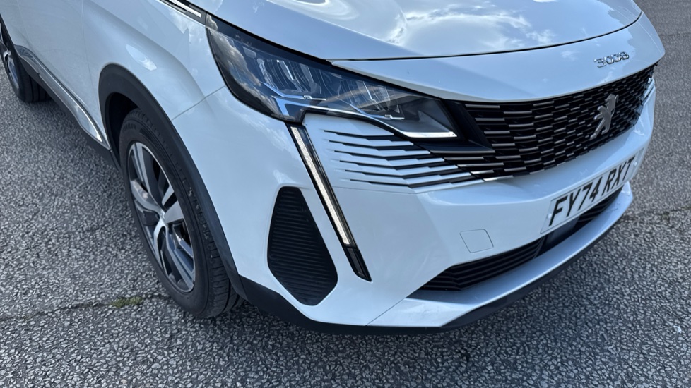 Peugeot 3008 1.6 Hybrid 180 Allure 5dr e-EAT8 Estate - Image 42