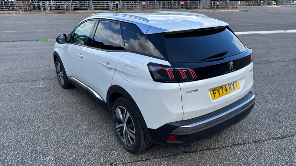 Peugeot 3008 1.6 Hybrid 180 Allure 5dr e-EAT8 Estate - Image 45
