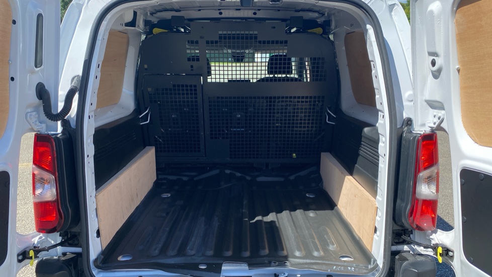 Peugeot Partner Long Diesel 1.5 BlueHDi 100 Professional Crew Van - Image 4