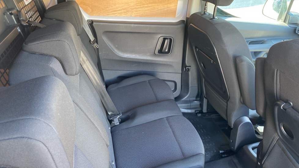 Peugeot Partner Long Diesel 1.5 BlueHDi 100 Professional Crew Van - Image 16