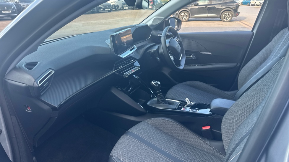 Peugeot 208 1.2 PureTech 100 Allure 5dr Petrol Hatchback - Image 9