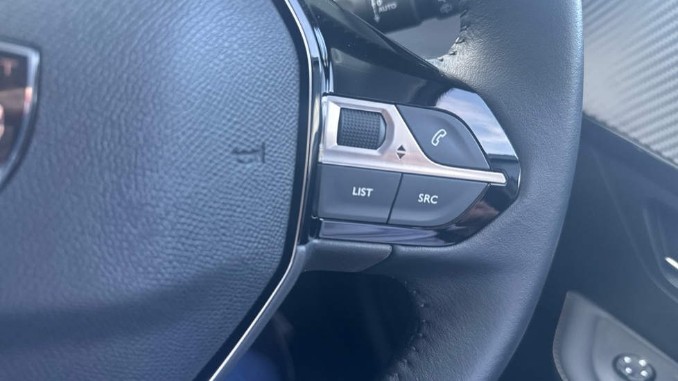 Peugeot 208 1.2 PureTech 100 Allure 5dr Petrol Hatchback - Image 24