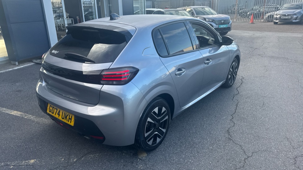 Peugeot 208 1.2 PureTech 100 Allure 5dr Petrol Hatchback - Image 36