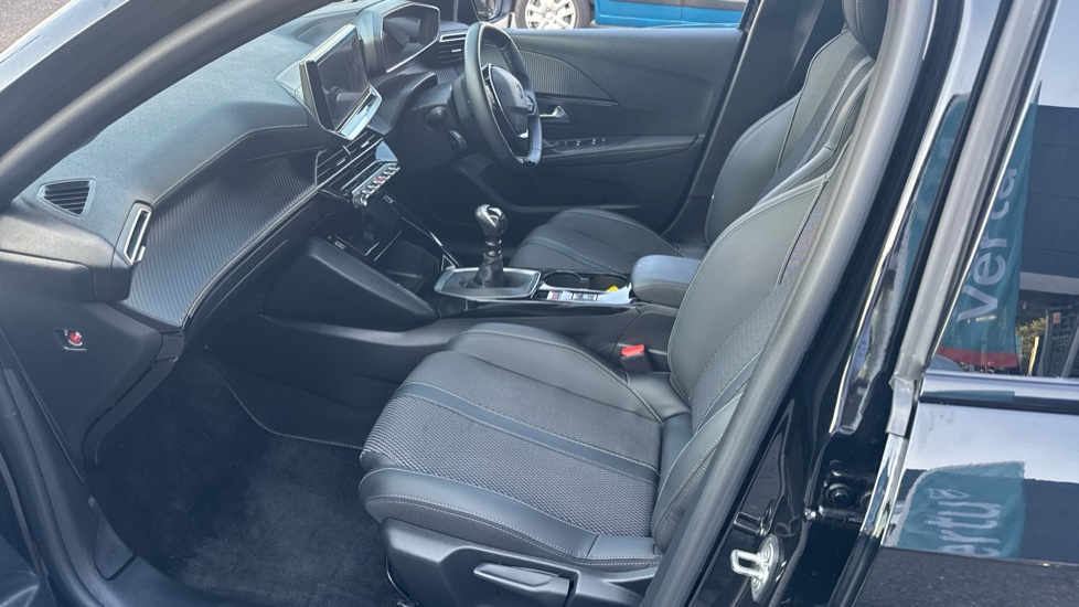 Peugeot 208 1.2 PureTech 100 GT 5dr Petrol Hatchback - Image 11