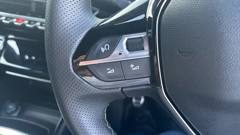 Peugeot 208 1.2 PureTech 100 GT 5dr Petrol Hatchback - Image 23