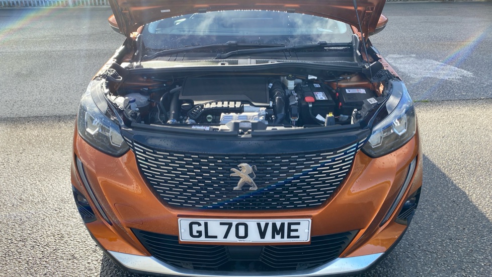 Peugeot 2008 1.2 PureTech 130 Allure Premium 5dr EAT8 Petrol Estate - Image 8