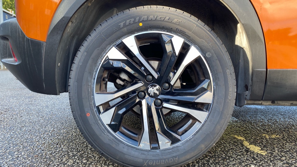 Peugeot 2008 1.2 PureTech 130 Allure Premium 5dr EAT8 Petrol Estate - Image 22